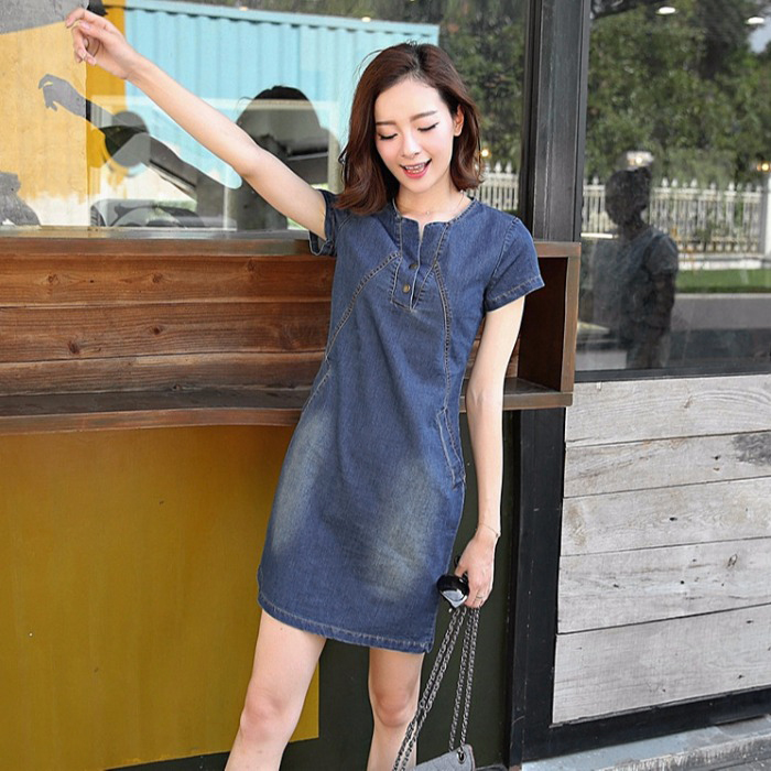ĐẦM JEAN SUÔNG CỔ V ĐÍNH NÚT 